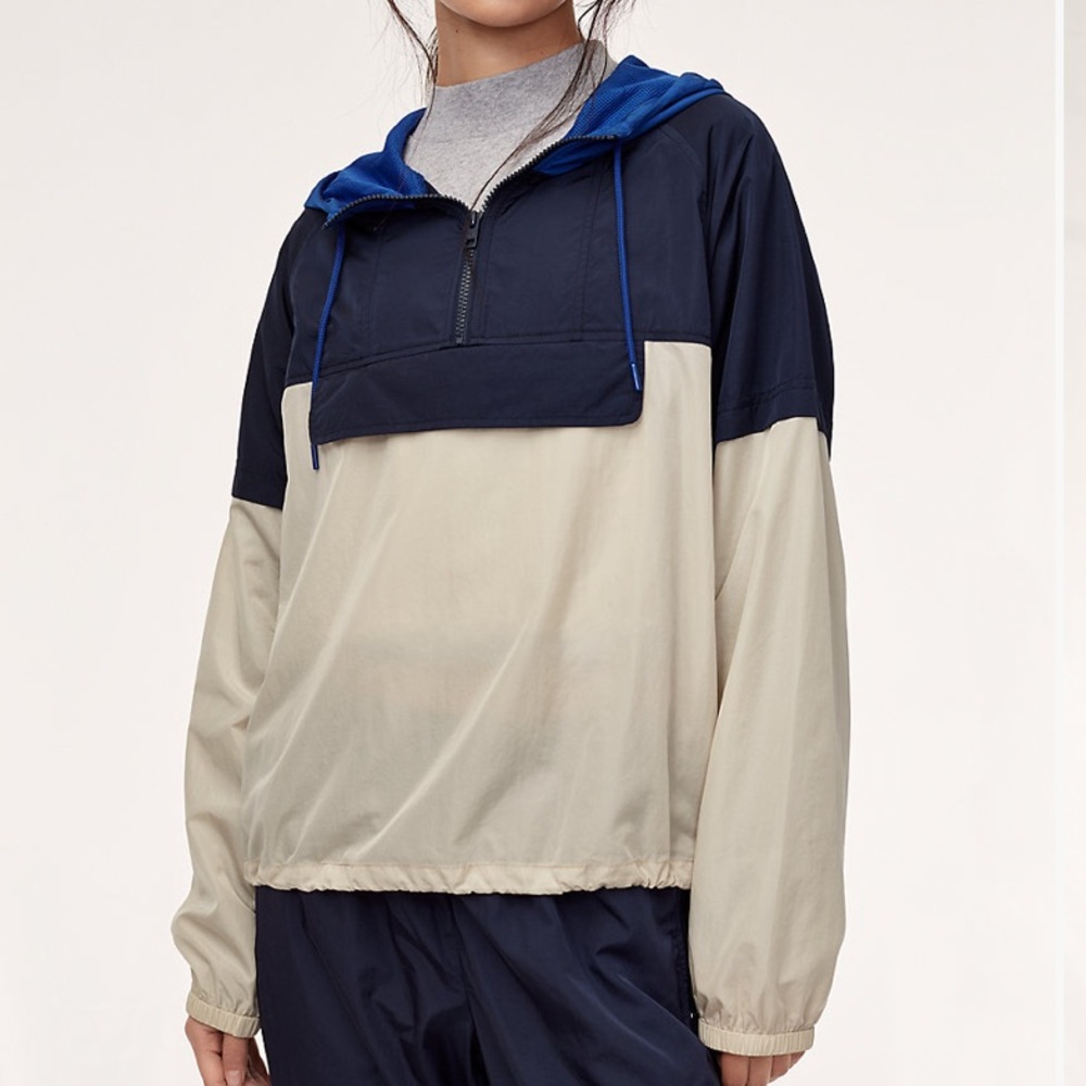 TNA nwt size small windbreaker from aritzia